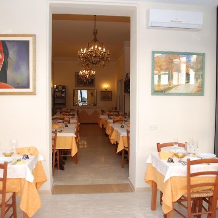 Hotel Caribe Viareggio Bagian luar foto