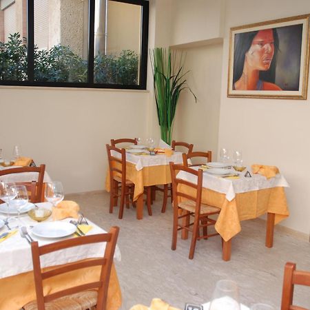 Hotel Caribe Viareggio Bagian luar foto
