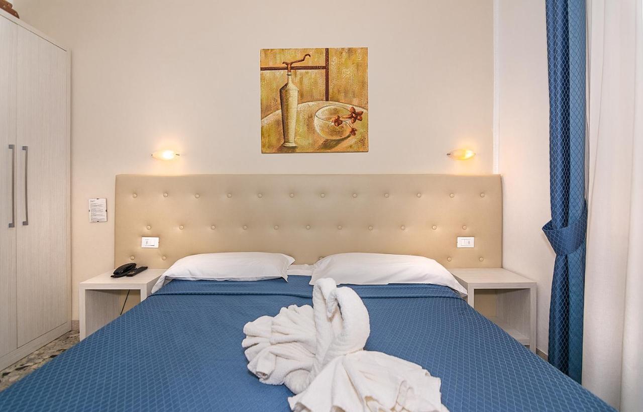 Hotel Caribe Viareggio Bagian luar foto