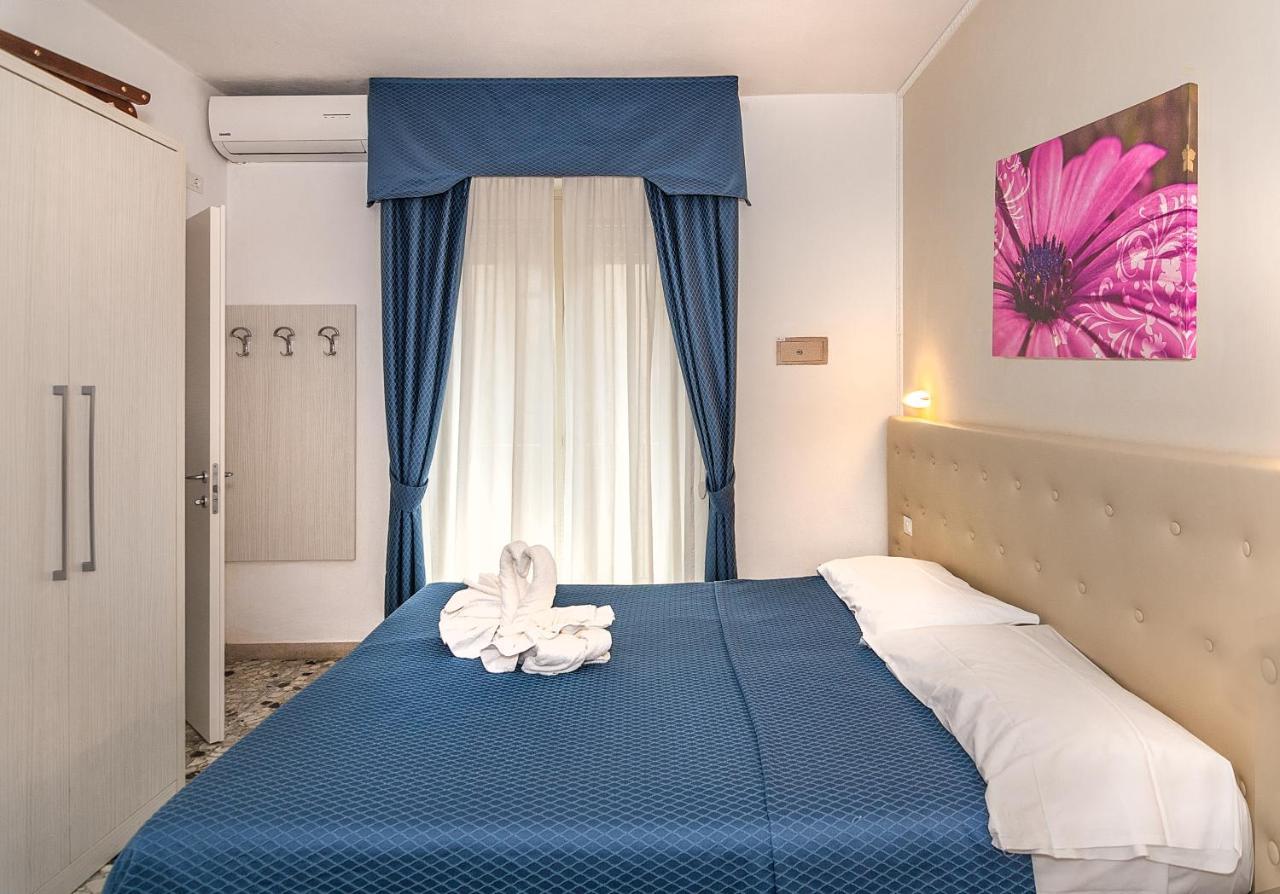 Hotel Caribe Viareggio Bagian luar foto