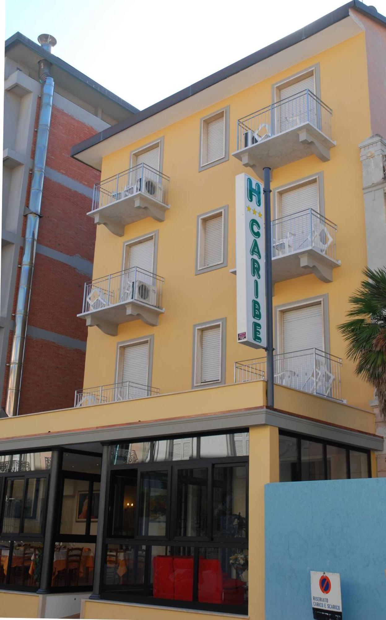 Hotel Caribe Viareggio Bagian luar foto