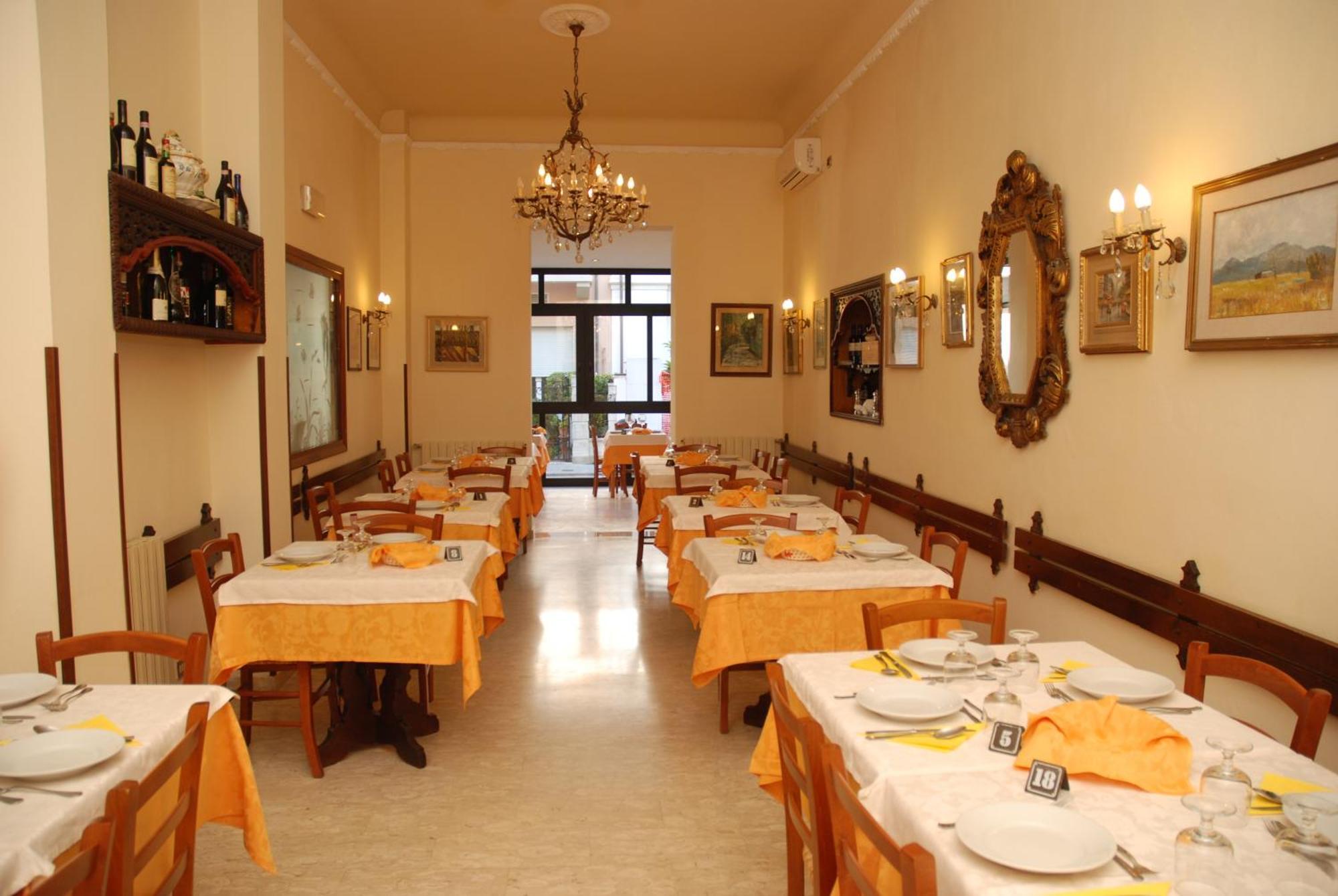 Hotel Caribe Viareggio Bagian luar foto