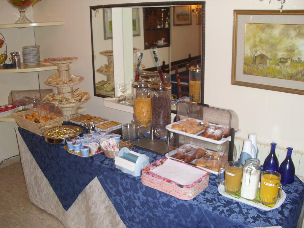 Hotel Caribe Viareggio Bagian luar foto