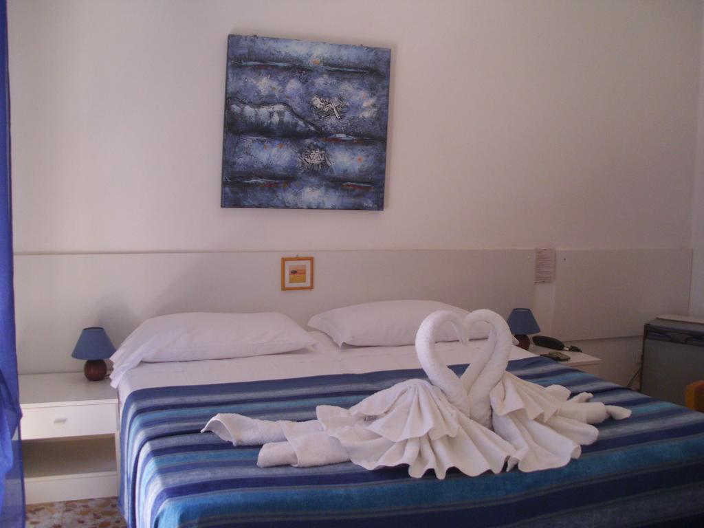 Hotel Caribe Viareggio Ruang foto
