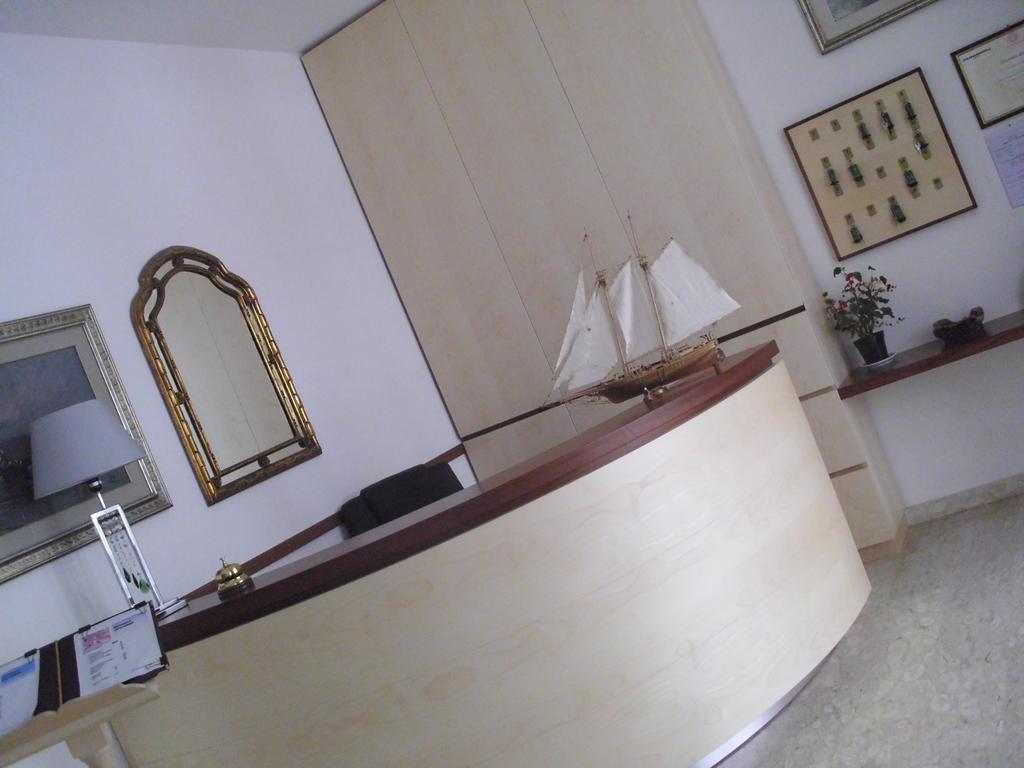 Hotel Caribe Viareggio Bagian luar foto