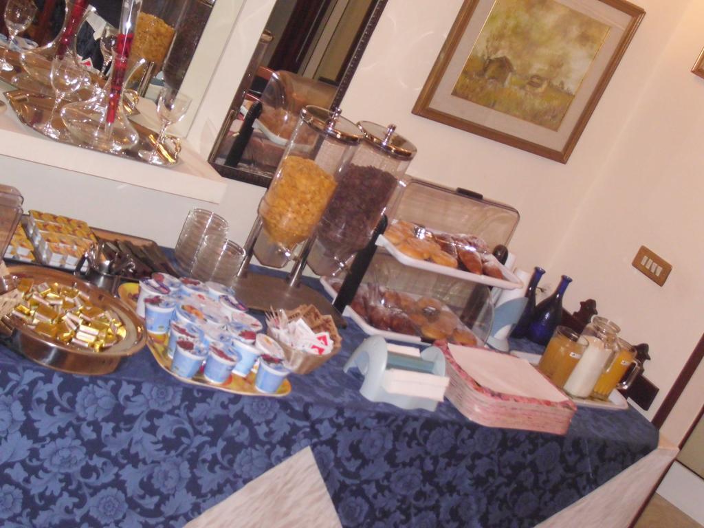 Hotel Caribe Viareggio Bagian luar foto