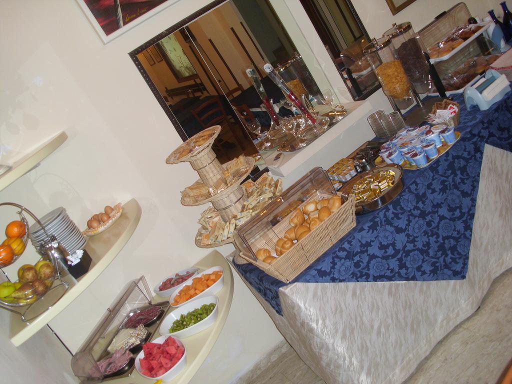 Hotel Caribe Viareggio Bagian luar foto
