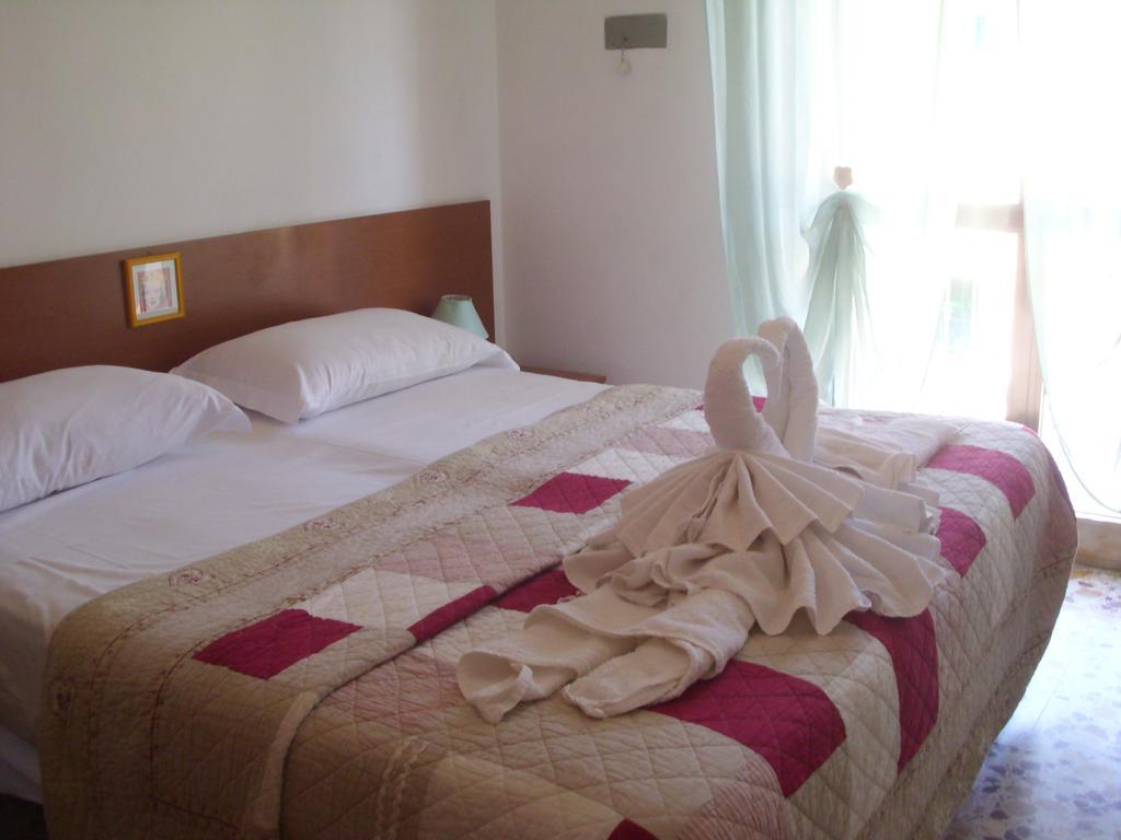 Hotel Caribe Viareggio Bagian luar foto