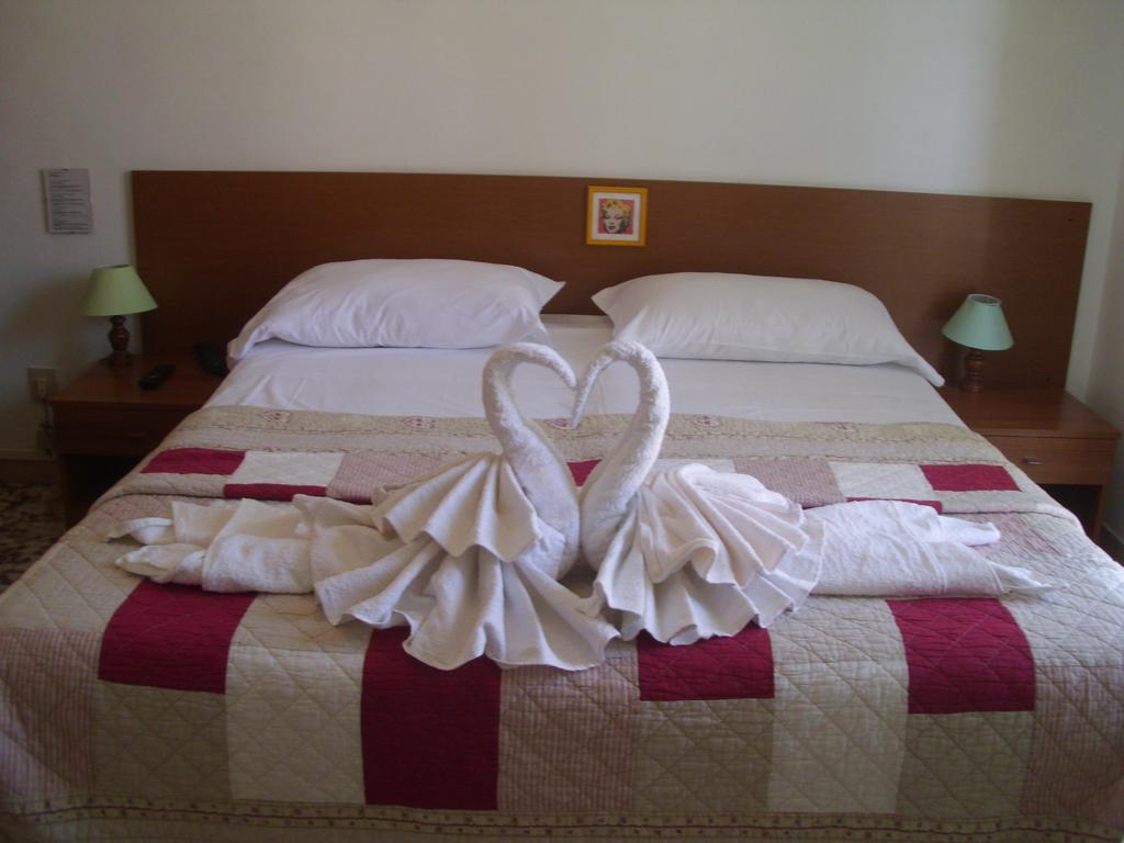 Hotel Caribe Viareggio Ruang foto