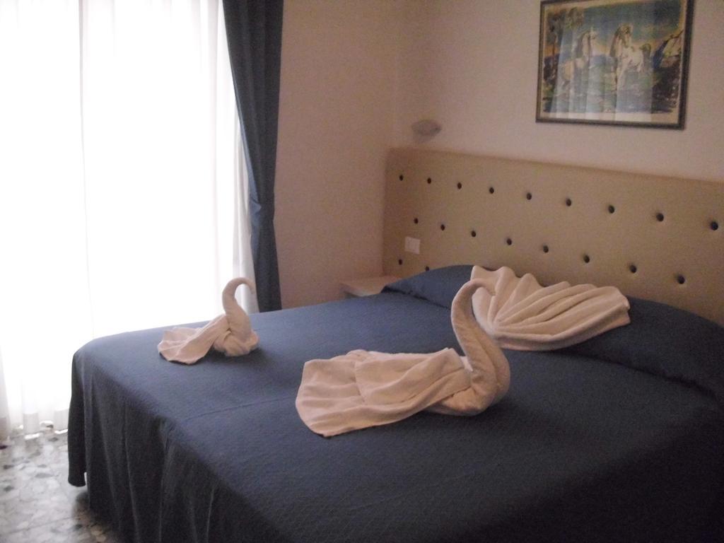 Hotel Caribe Viareggio Bagian luar foto