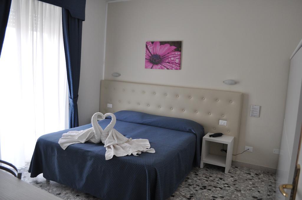 Hotel Caribe Viareggio Ruang foto