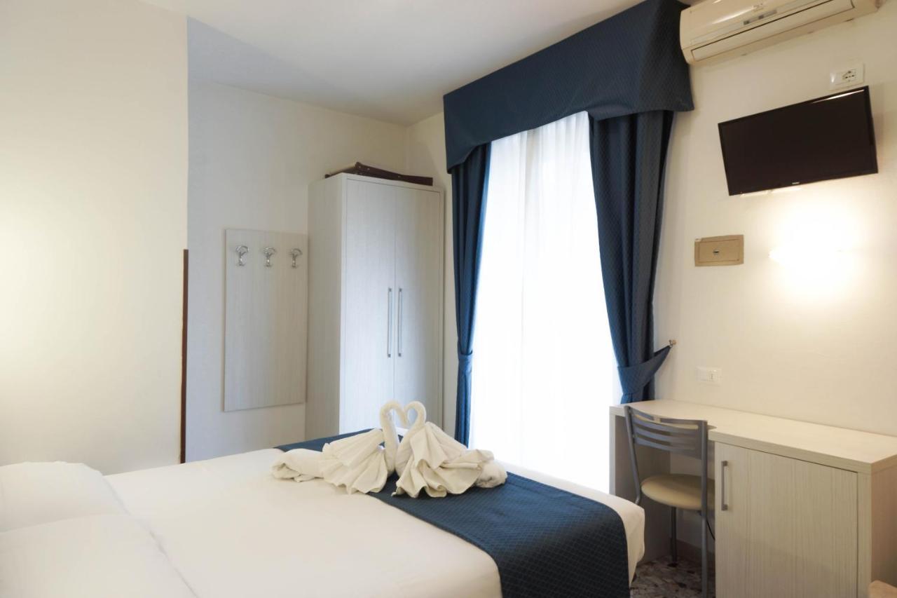 Hotel Caribe Viareggio Bagian luar foto